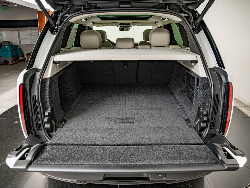New 2026 Land Rover Range Rover SE AWD/4WD image 36