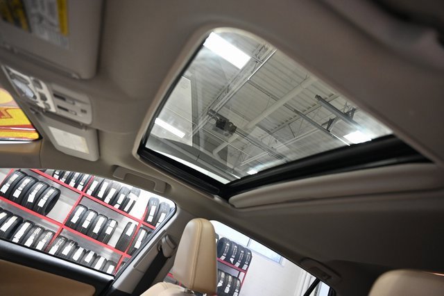 Used 2014 Toyota RAV4 Limited image 21