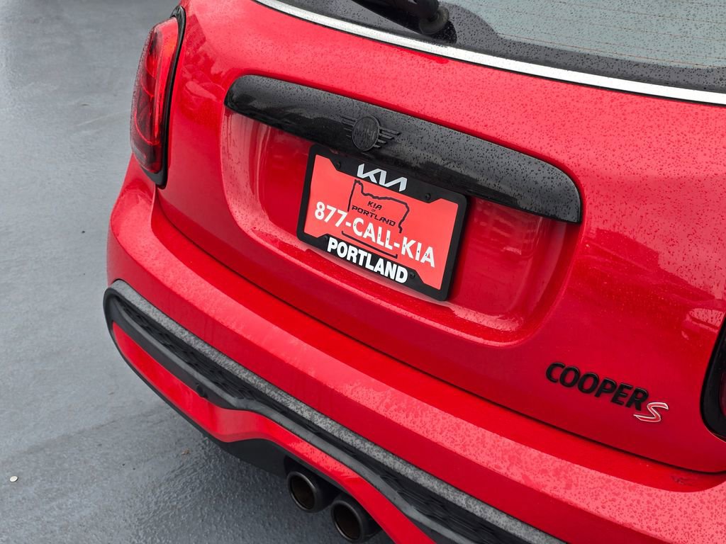 Used 2022 MINI Cooper S w/ Premium Package image 16