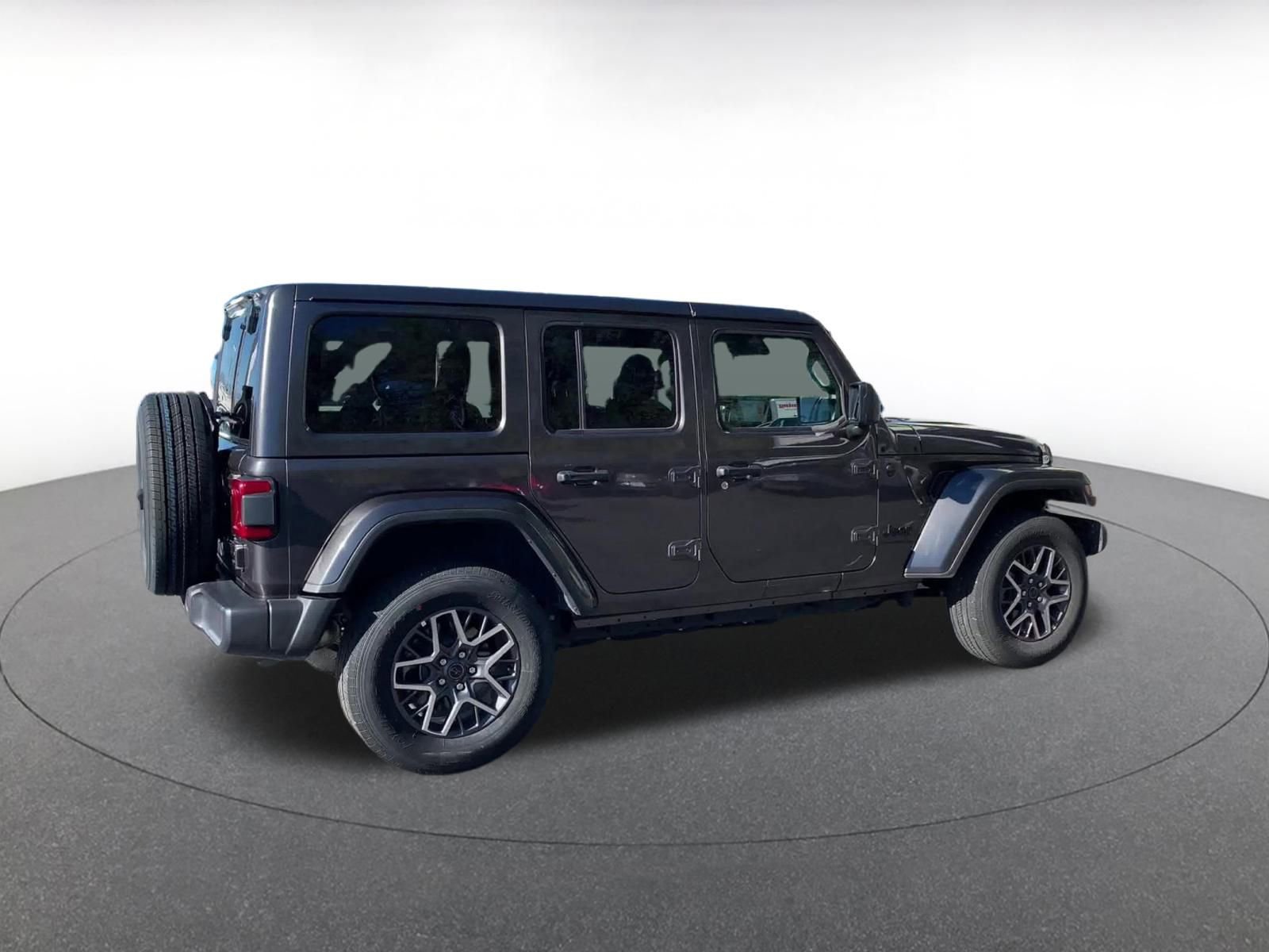 Used 2025 Jeep Wrangler Sahara image 14