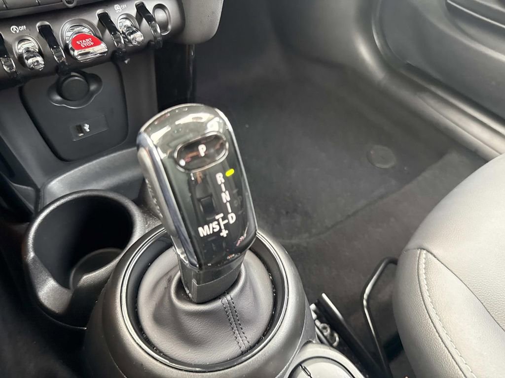 Used 2022 MINI Cooper 2-Door Hardtop image 24