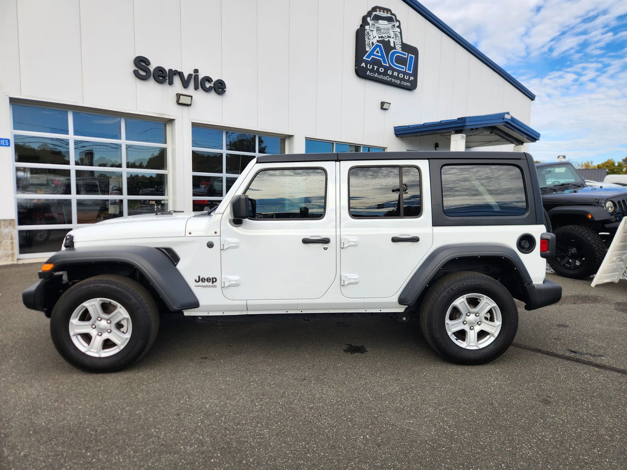 Used 2022 Jeep Wrangler Unlimited Sport image 9