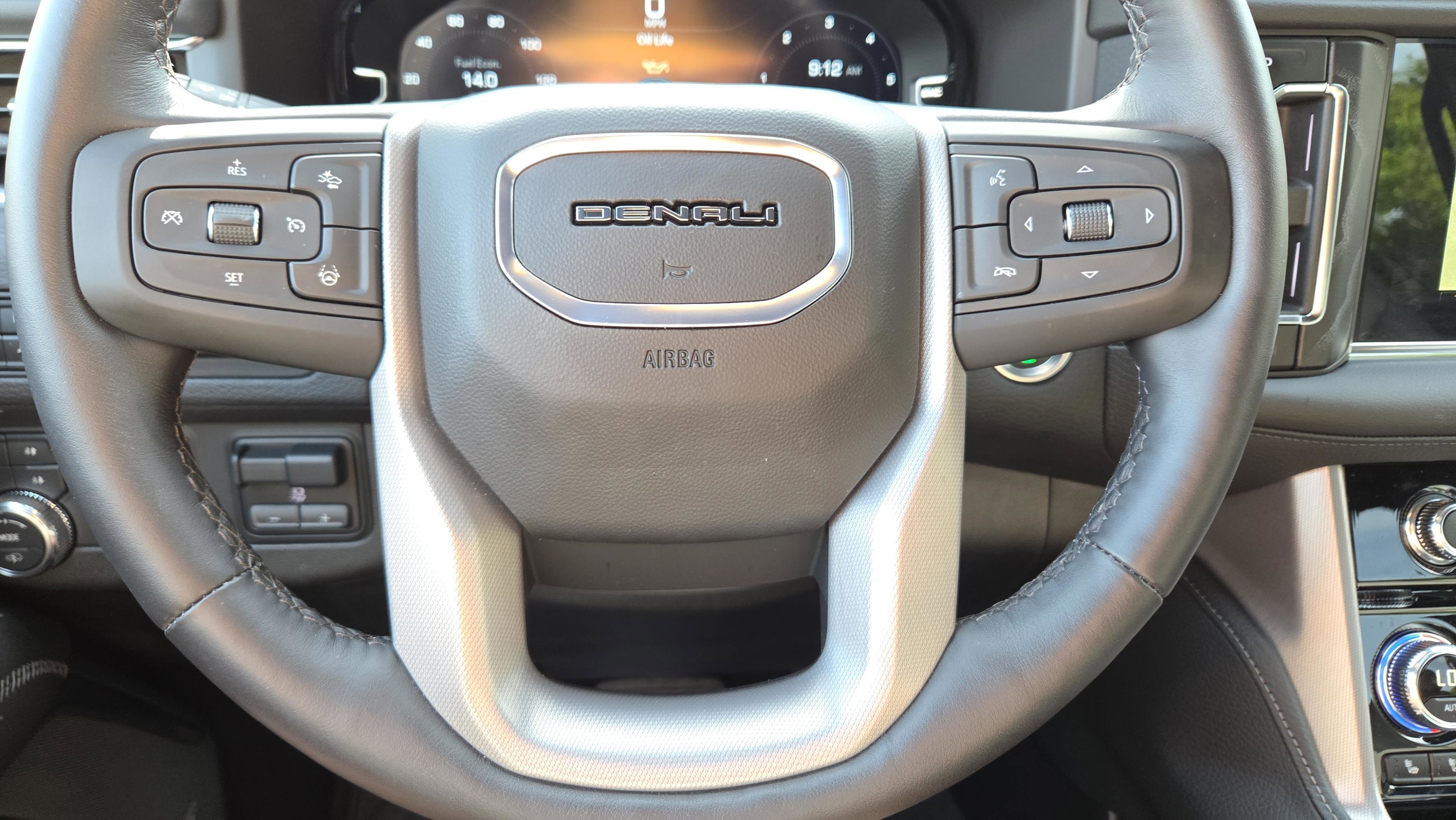 Certified 2024 GMC Yukon Denali w/ Advanced Technology Package AWD/4WD image 27