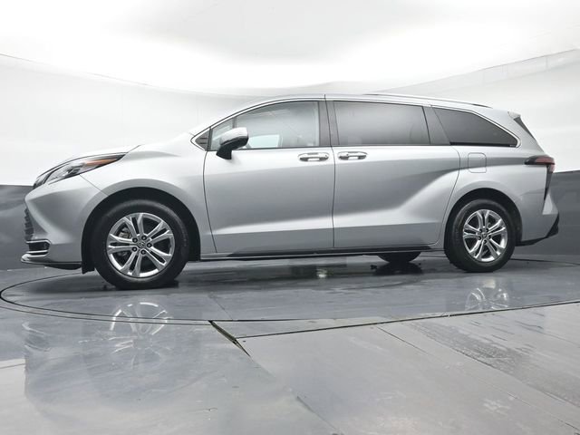 Certified 2023 Toyota Sienna Platinum image 37
