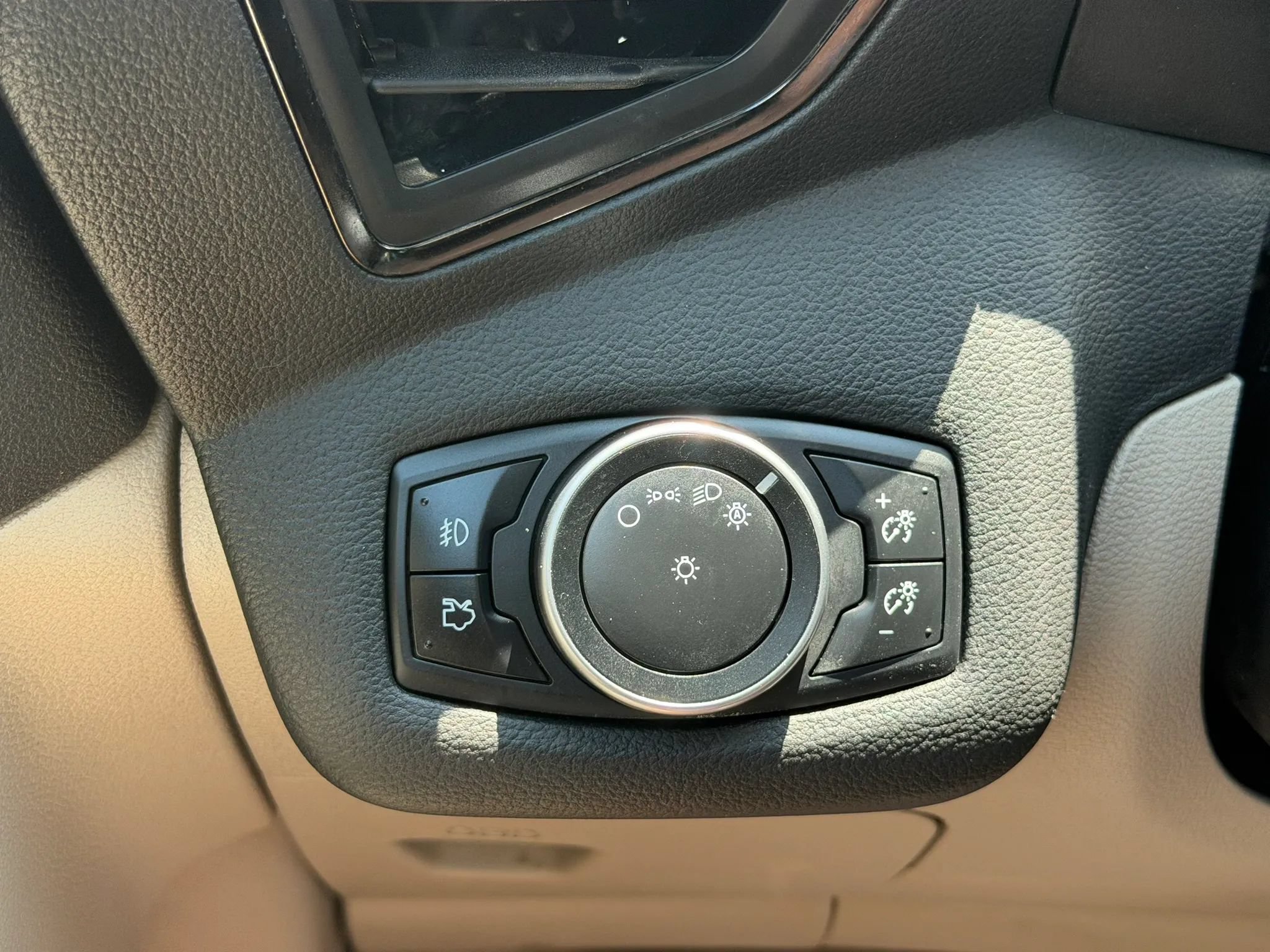 Used 2016 Ford Escape Titanium FWD image 26