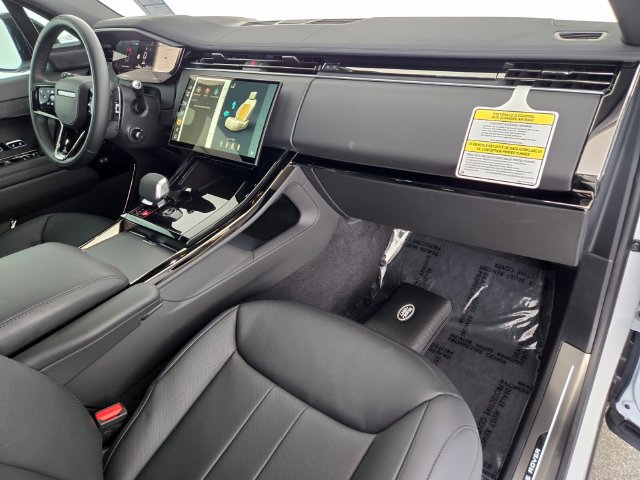 New 2026 Land Rover Range Rover Sport Dynamic SE AWD/4WD image 18