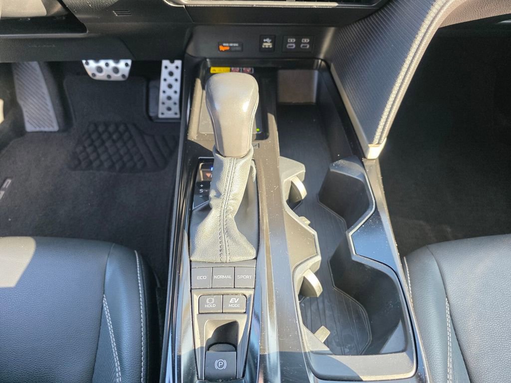 Used 2025 Toyota Camry SE w/ Convenience Package FWD image 27