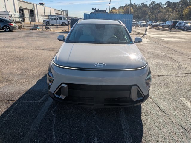 Used 2024 Hyundai Kona SEL image 2