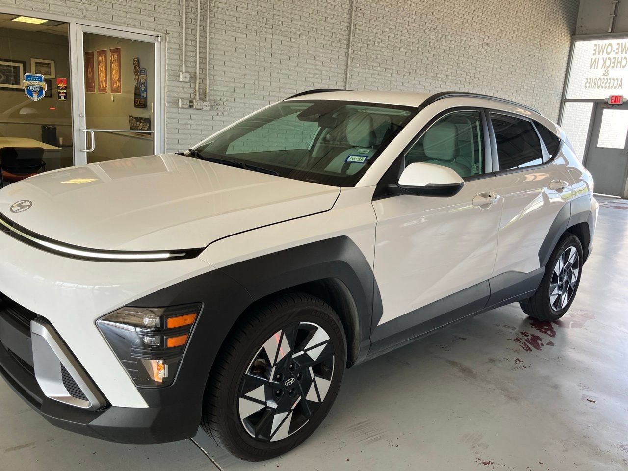Used 2025 Hyundai Kona SEL FWD image 1
