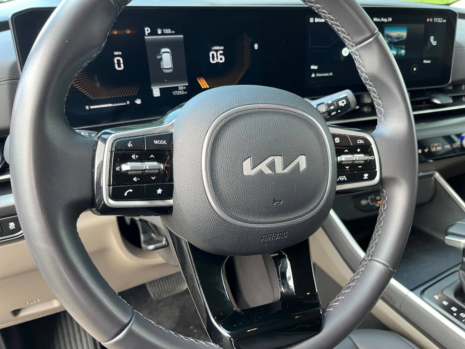 Used 2026 Kia Carnival FWD image 27