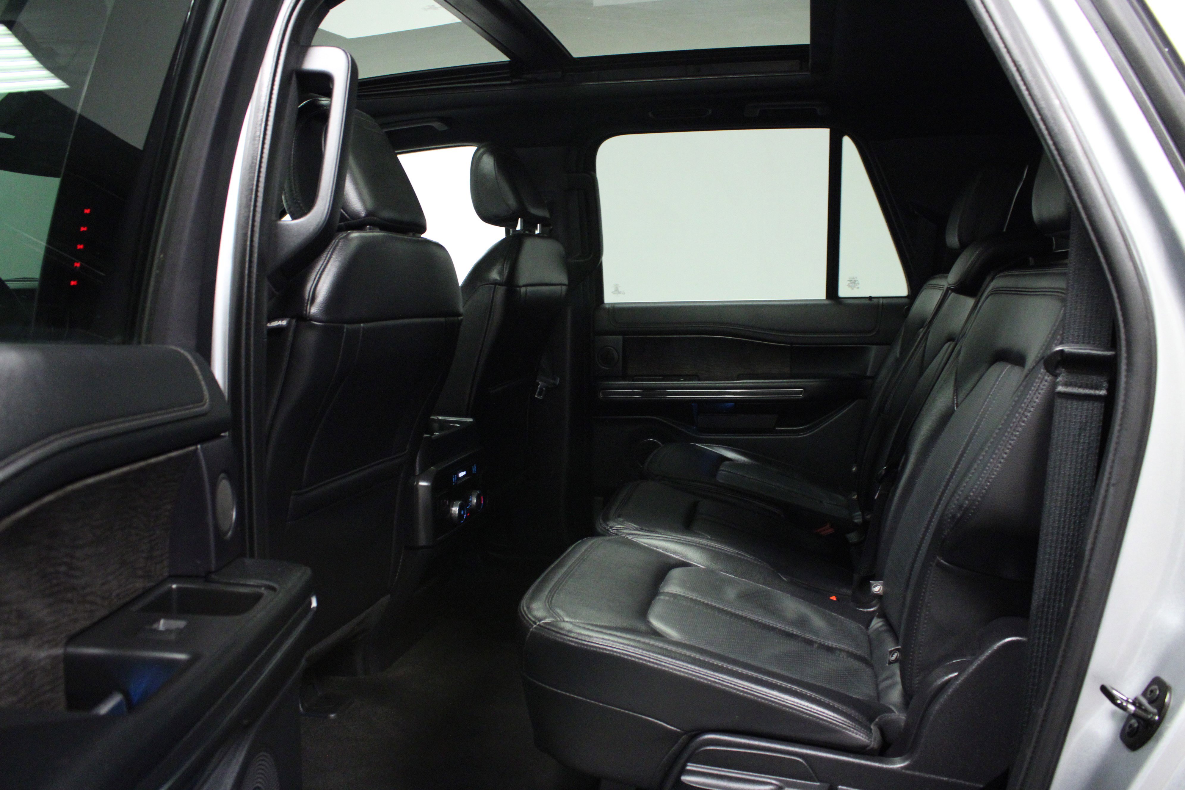 Used 2021 Ford Expedition Max Limited image 13