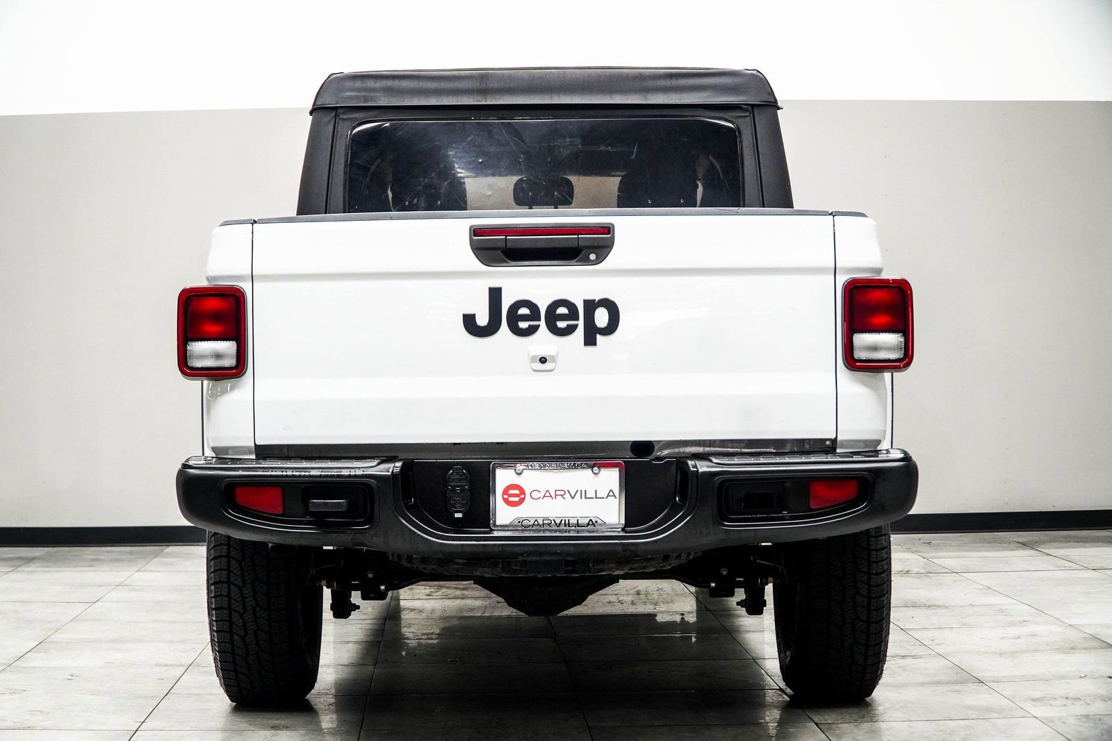 Used 2022 Jeep Gladiator Willys AWD/4WD image 11