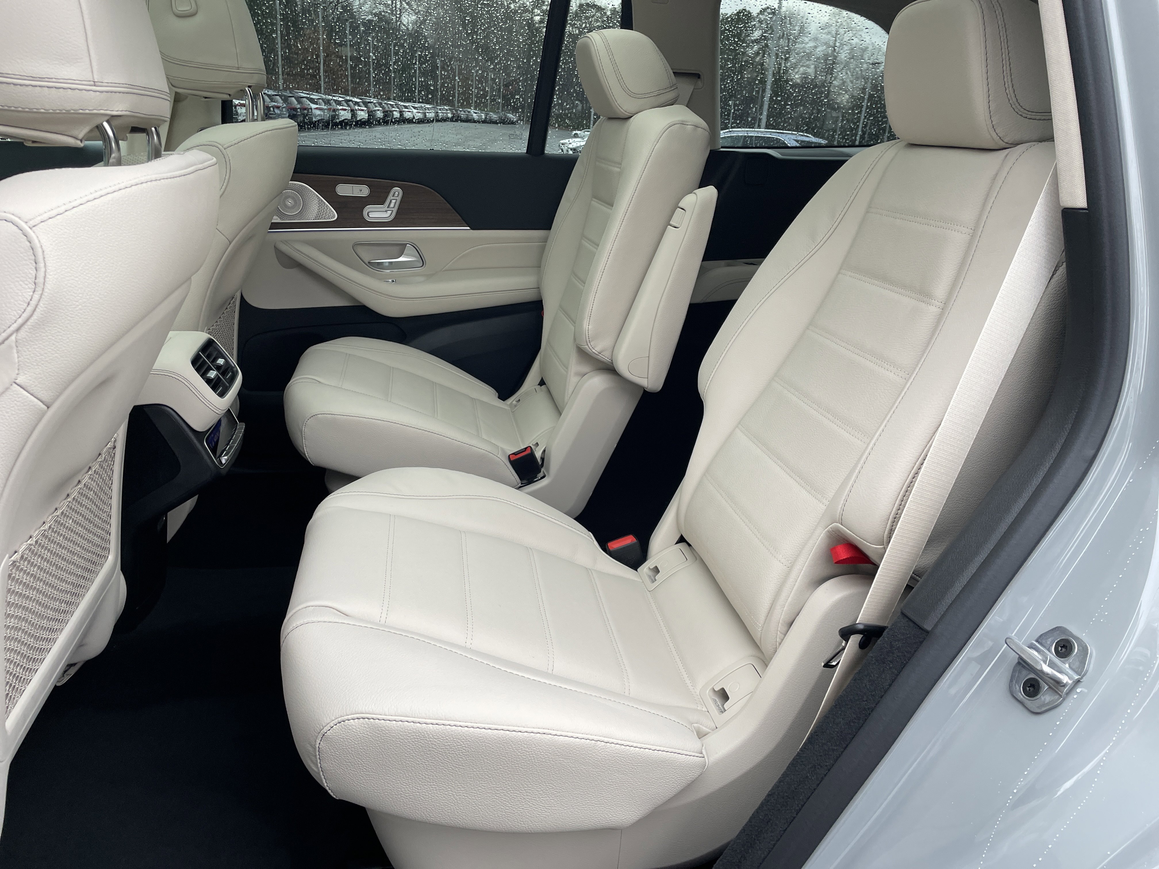 New 2026 Mercedes-Benz GLS 450 4MATIC image 38