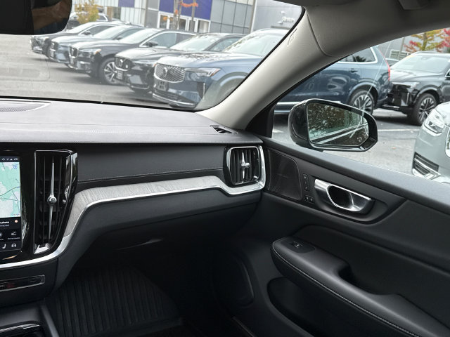 Used 2024 Volvo V60 B5 Cross Country Ultimate w/ Protection Package Premier AWD/4WD image 23