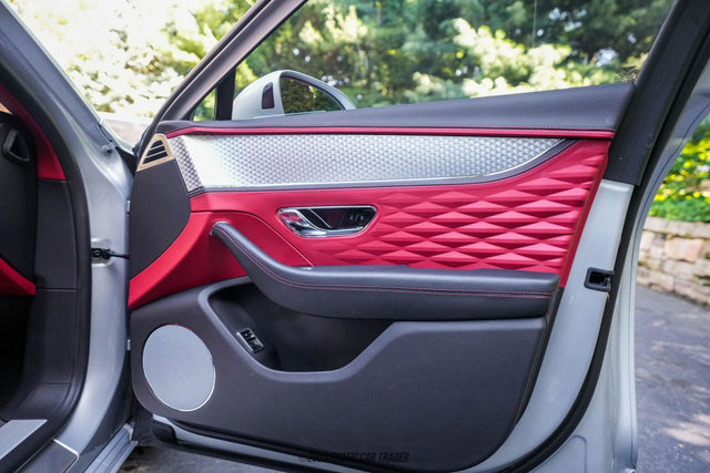 Used 2022 Bentley Flying Spur V8 image 44