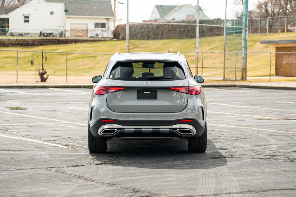 Used 2025 Mercedes-Benz GLC 350e 4MATIC image 6