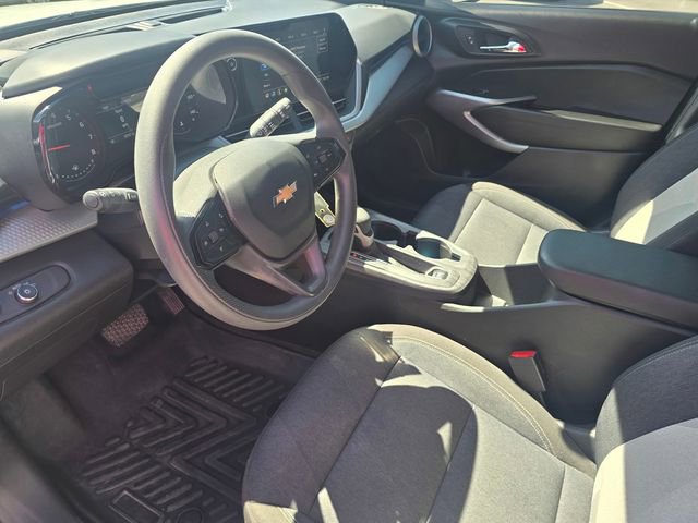 Used 2025 Chevrolet Trax LS w/ LS Convenience Package image 21