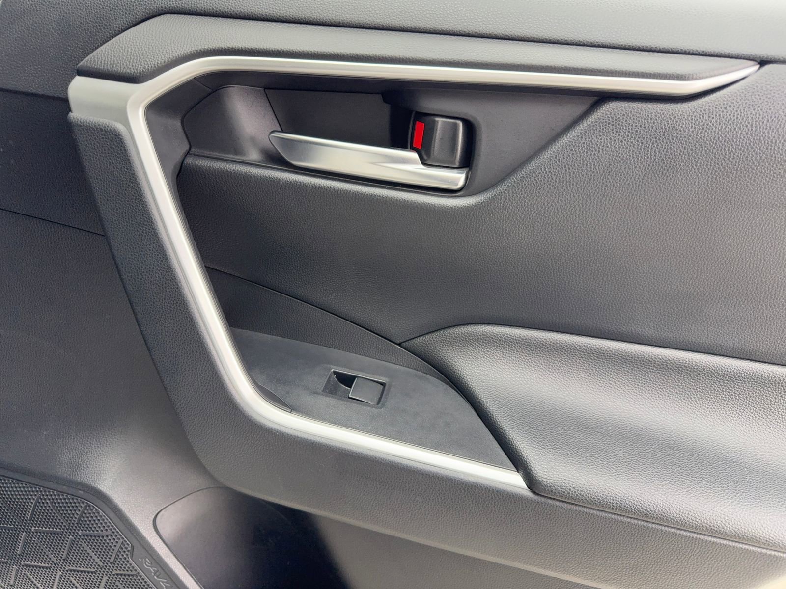 Used 2019 Toyota RAV4 XLE Premium image 42