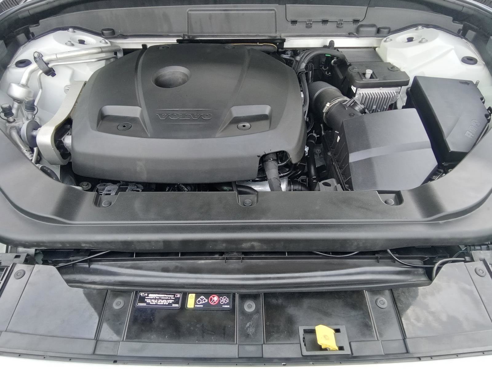 Used 2021 Volvo XC60 T5 Momentum w/ Protection Package Premier image 15