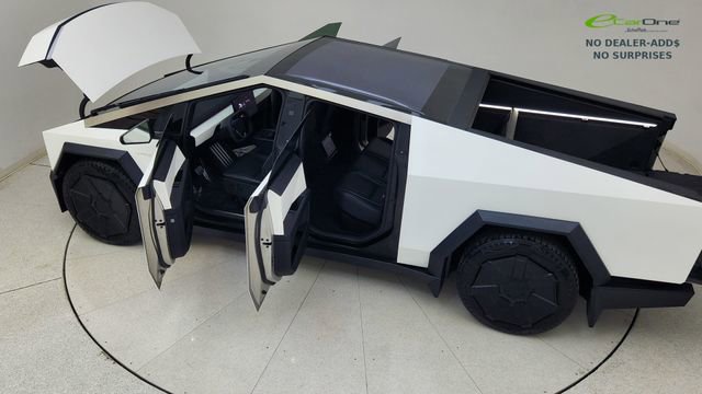 Used 2024 Tesla Cybertruck AWD Crew Cab image 82