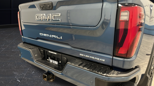 Used 2025 GMC Sierra 3500 Denali Ultimate AWD/4WD image 43
