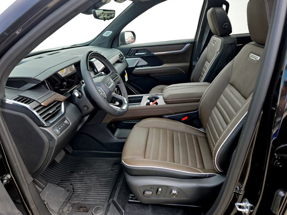 New 2026 GMC Acadia Denali Ultimate w/ LPO, Floor Liner Package AWD/4WD image 26