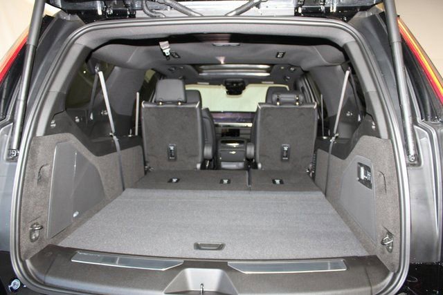 New 2026 Cadillac Escalade ESV Luxury w/ Touring Package image 34