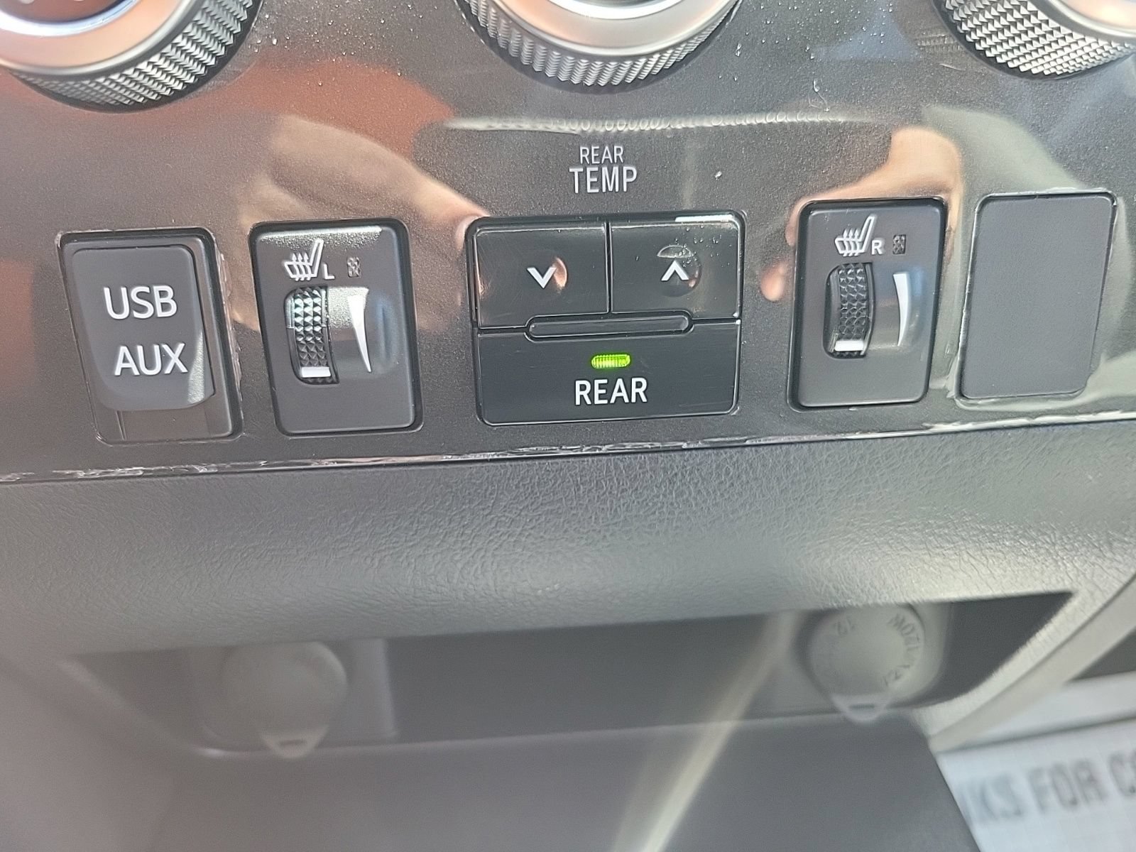Used 2018 Toyota Sequoia Limited w/ Safety & Convenience Package AWD/4WD image 33