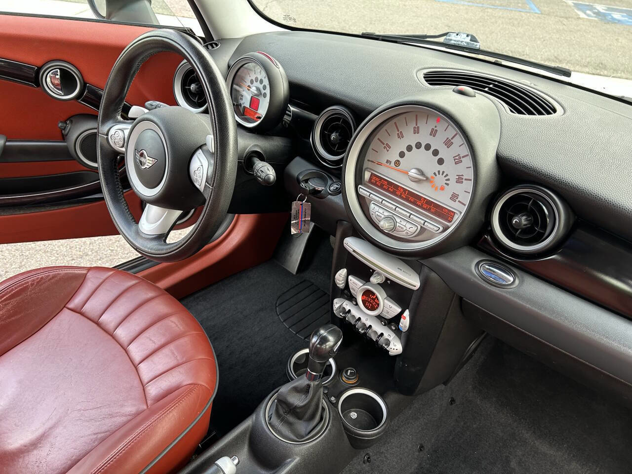 Used 2009 MINI Cooper Hardtop w/ Premium Pkg FWD image 29