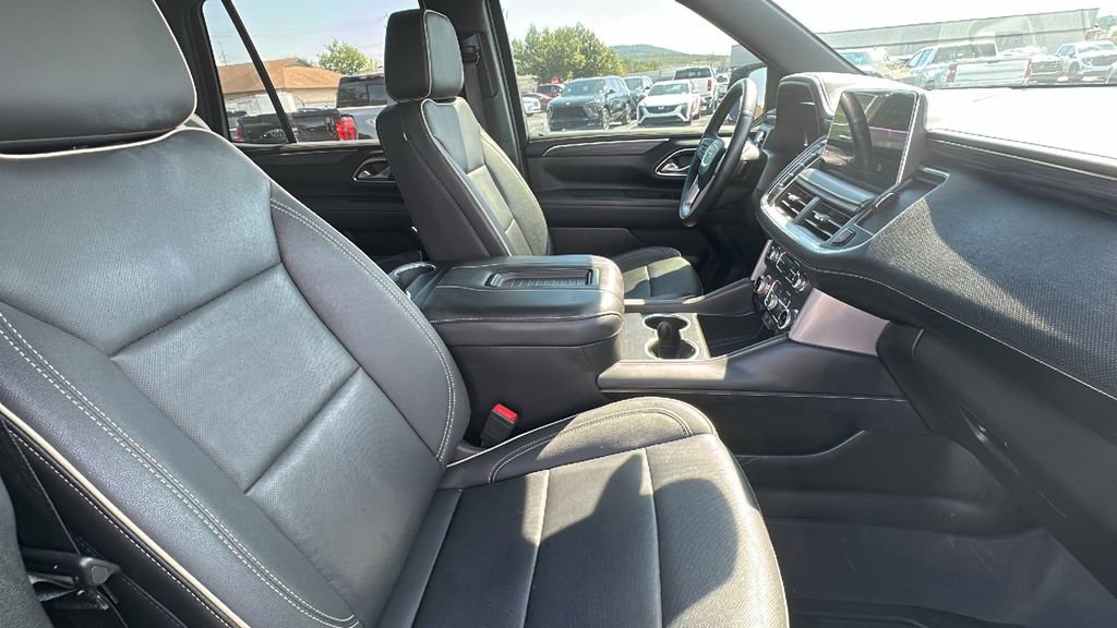 Certified 2024 GMC Yukon SLT w/ SLT Luxury Package image 15