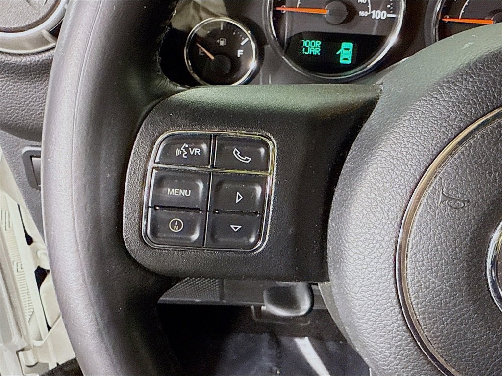 Used 2017 Jeep Wrangler Unlimited Rubicon w/ Connectivity Group image 19