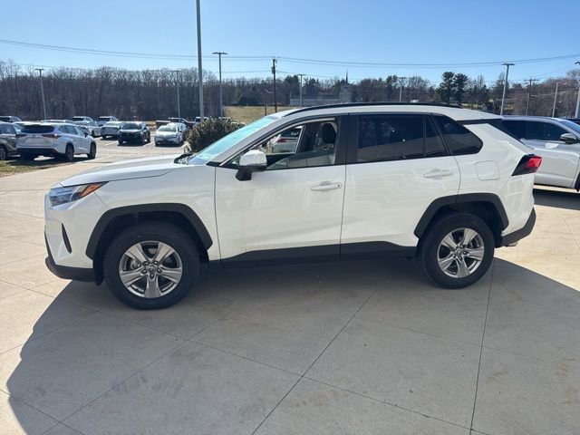 Used 2025 Toyota RAV4 XLE AWD/4WD image 5