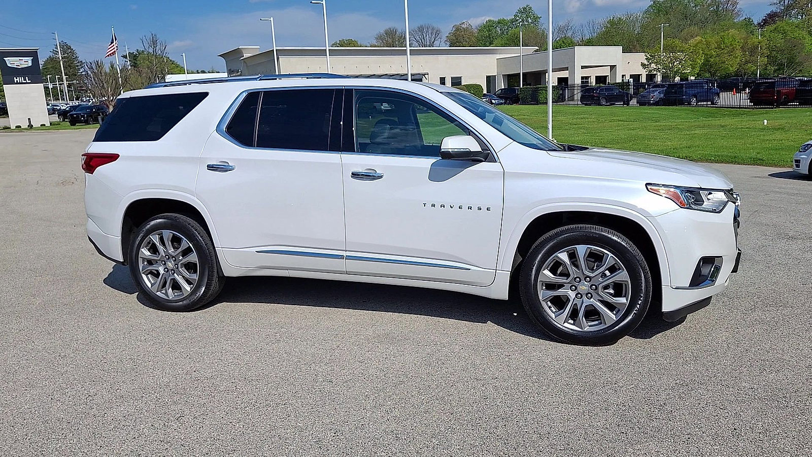 Used 2021 Chevrolet Traverse Premier AWD/4WD image 2