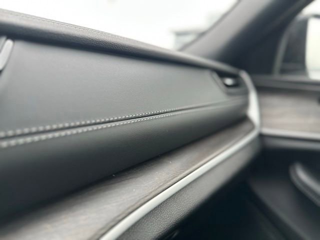 New 2026 Jeep Grand Cherokee Altitude image 25