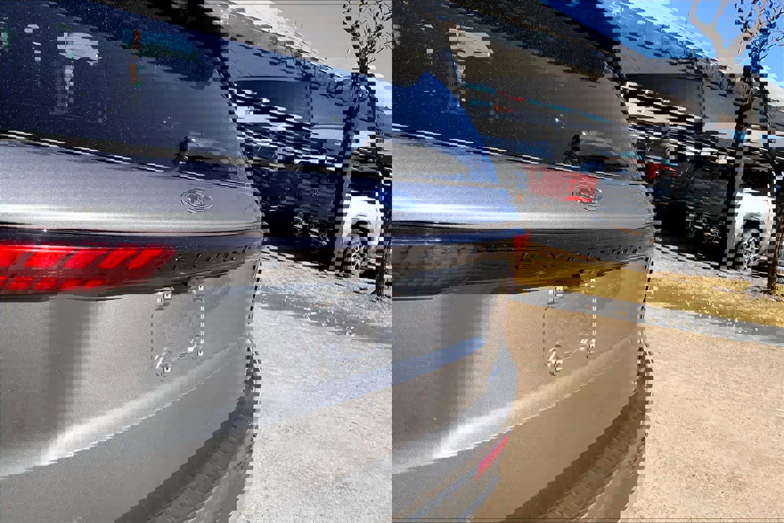 Used 2025 Ford Explorer Platinum w/ LUX Leather Package image 29