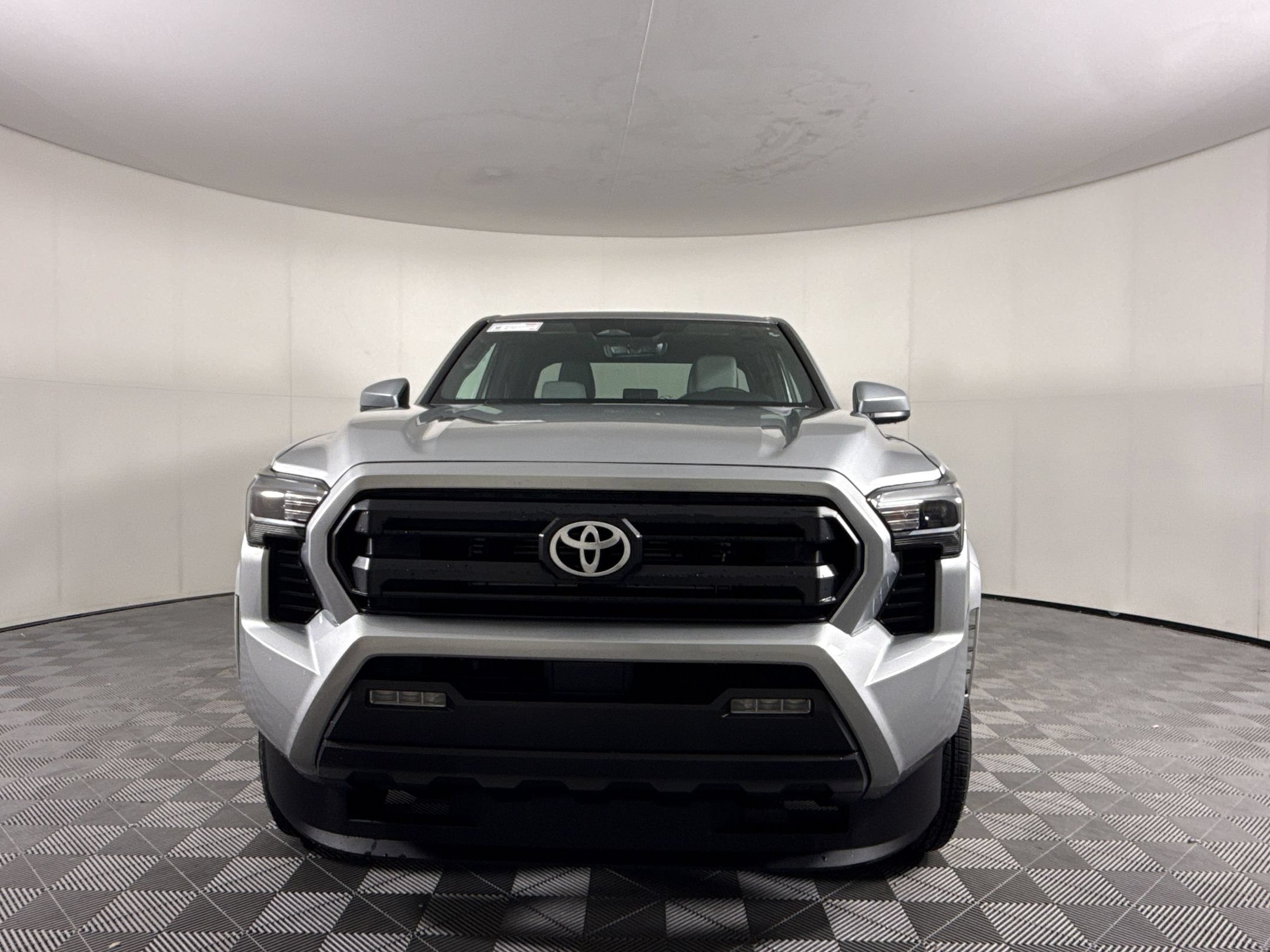 Used 2024 Toyota Tacoma SR5 RWD image 6