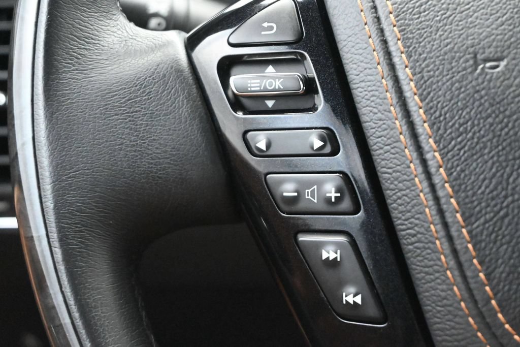 Used 2023 INFINITI QX80 Sensory w/ All-Season Package AWD/4WD image 9