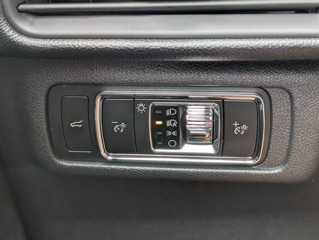 Used 2025 Lincoln Corsair Reserve FWD image 23