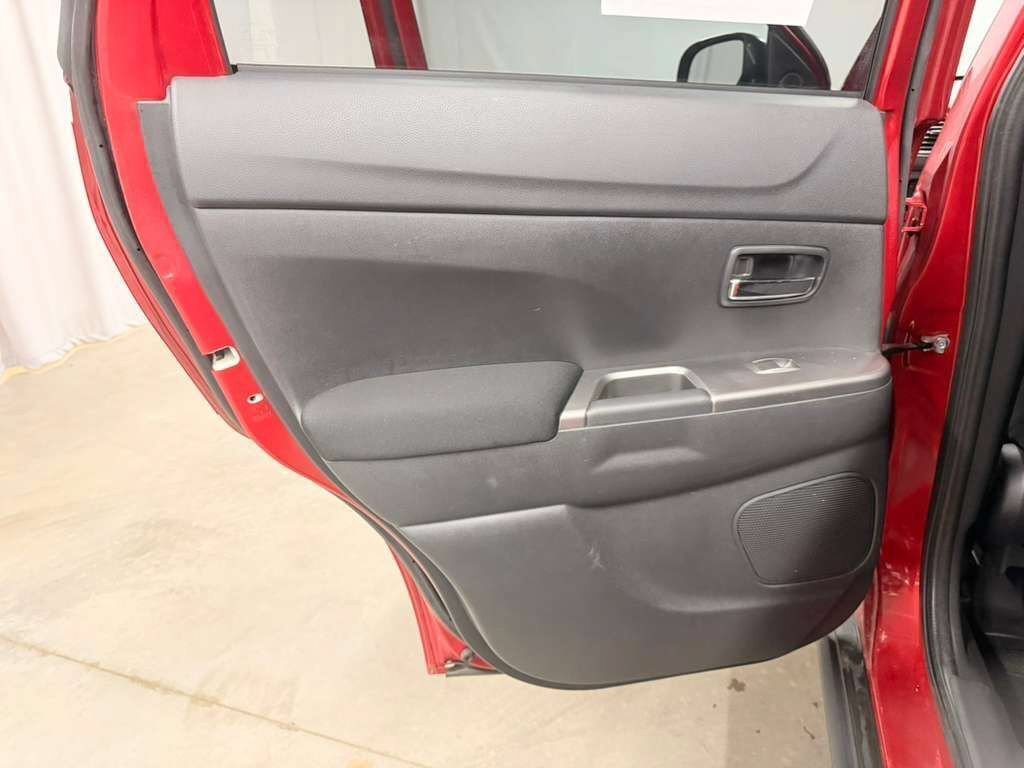 Used 2019 Mitsubishi Outlander Sport ES AWD/4WD image 32