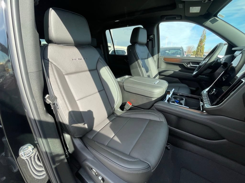 New 2026 GMC Yukon XL Denali w/ Sun & Power Step Package AWD/4WD image 28