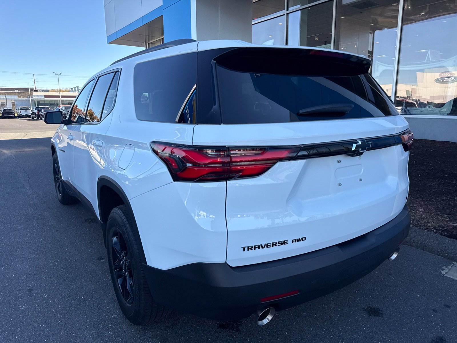 Used 2023 Chevrolet Traverse LT w/ Midnight/Sport Edition AWD/4WD image 9