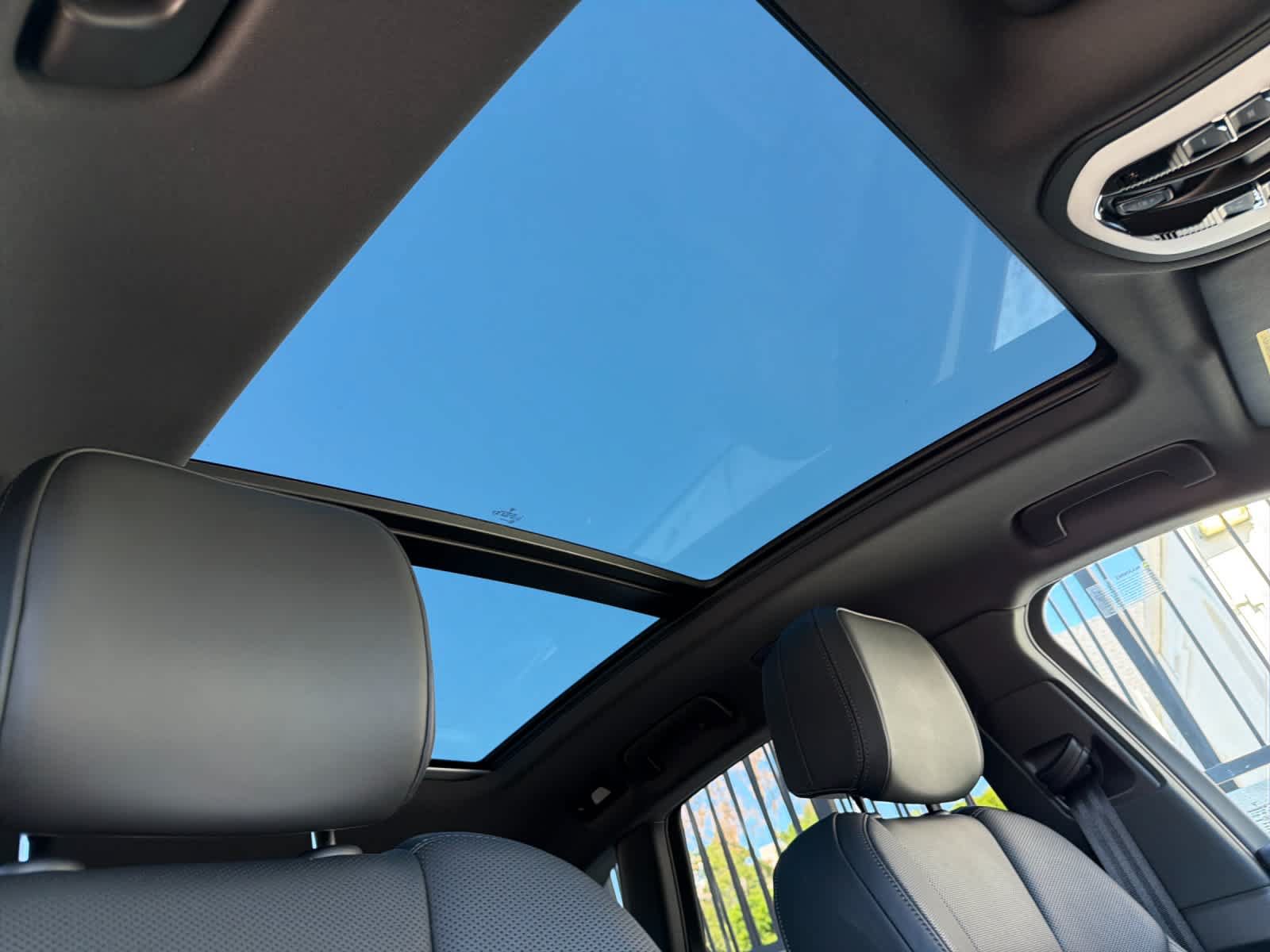 New 2026 Porsche Macan AWD/4WD image 18
