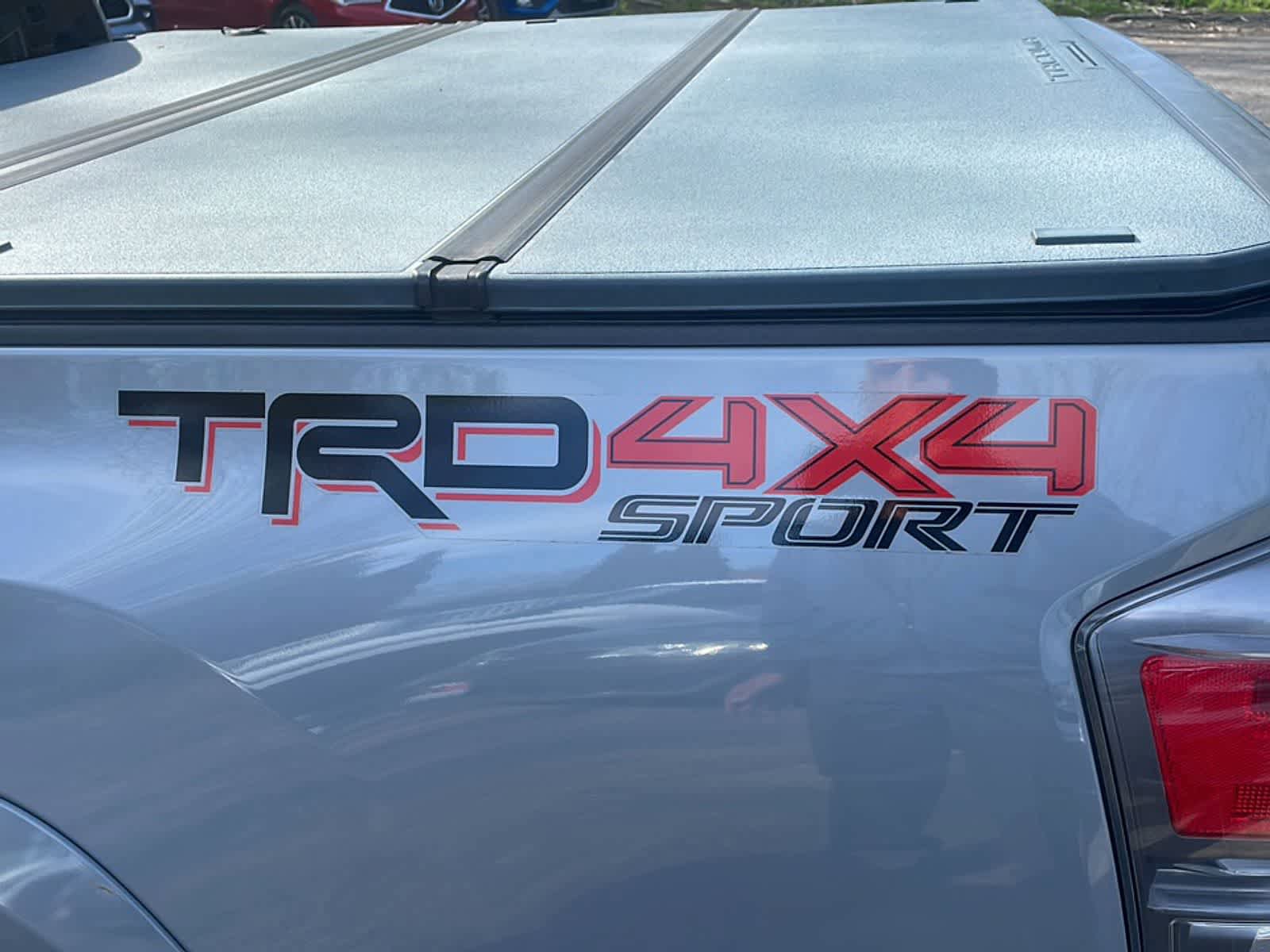 Used 2020 Toyota Tacoma TRD Sport w/ TRD Premium Sport Package AWD/4WD image 7