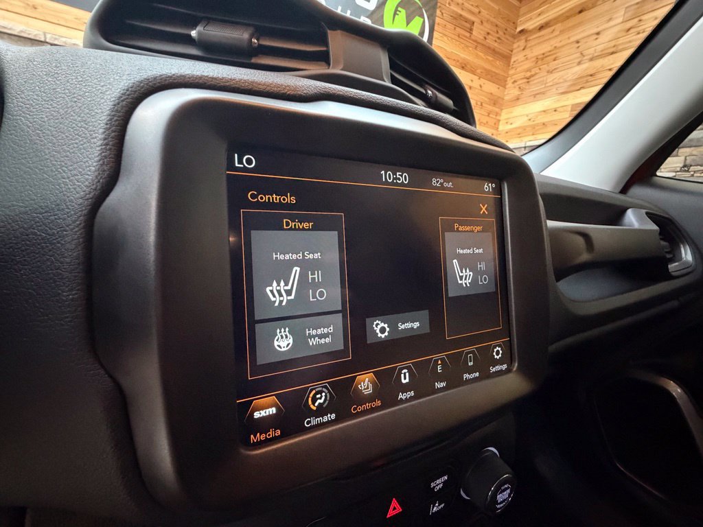 Used 2023 Jeep Renegade Latitude w/ Premium Group AWD/4WD image 38