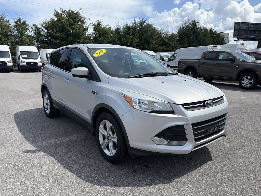 Used 2016 Ford Escape SE FWD image 9