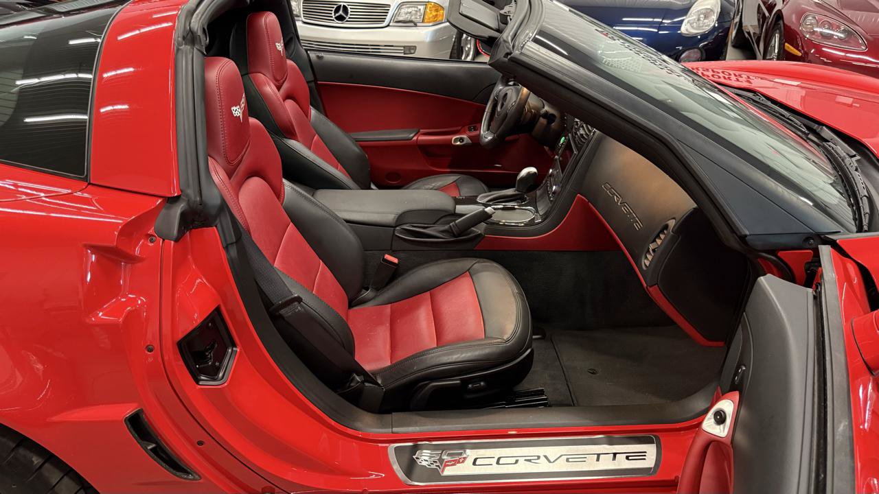 Used 2013 Chevrolet Corvette Grand Sport w/ 2LT Preferred Equipment Group RWD image 30