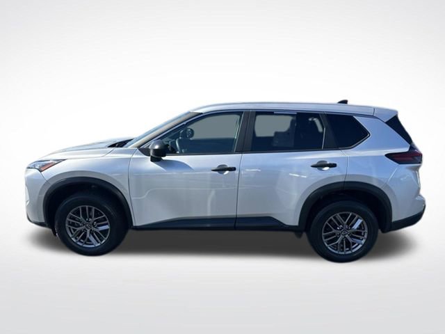 Used 2024 Nissan Rogue S AWD/4WD image 3