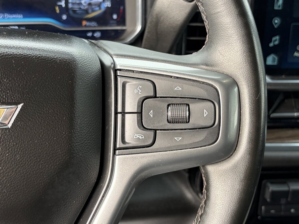 Used 2024 Chevrolet Silverado 2500 LT image 3