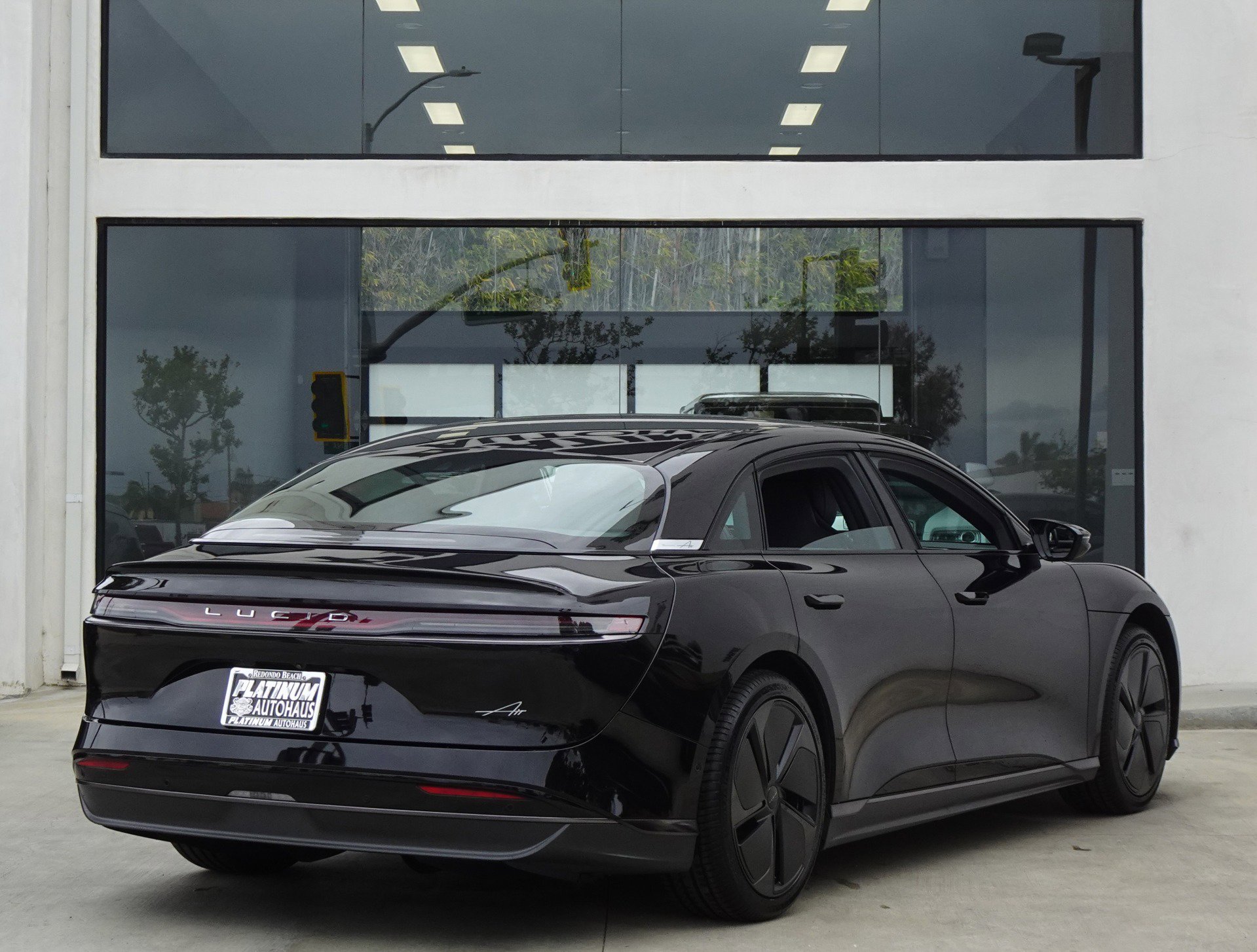 Used 2024 Lucid Air Pure RWD image 16