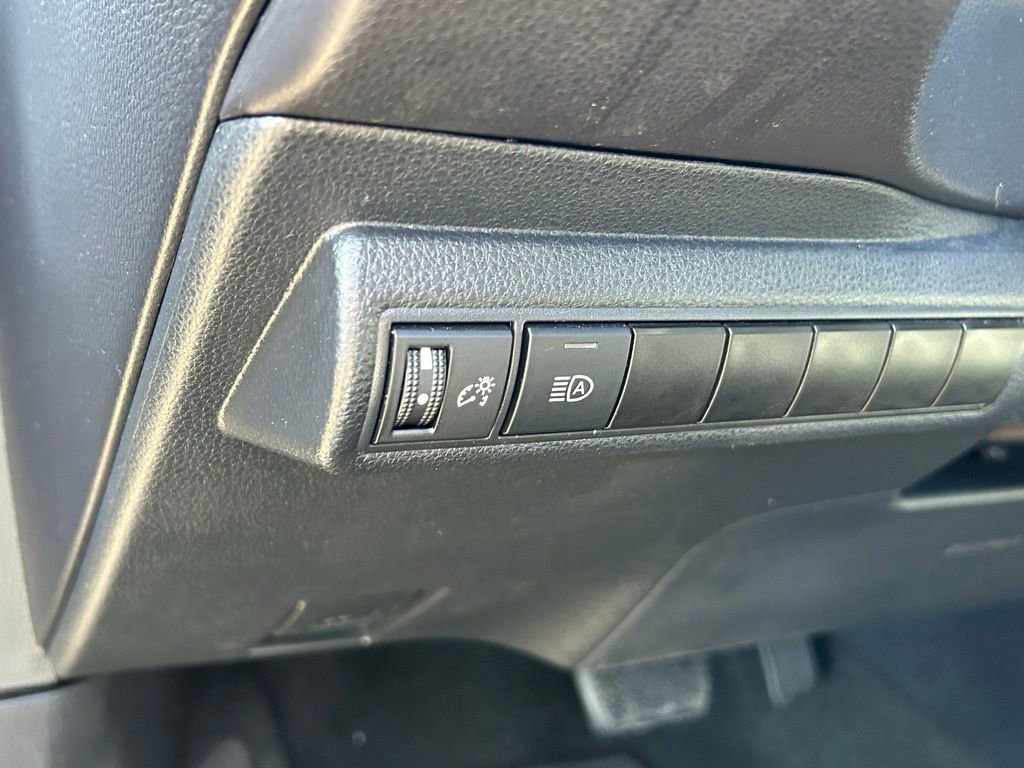 Used 2024 Toyota Corolla LE image 39